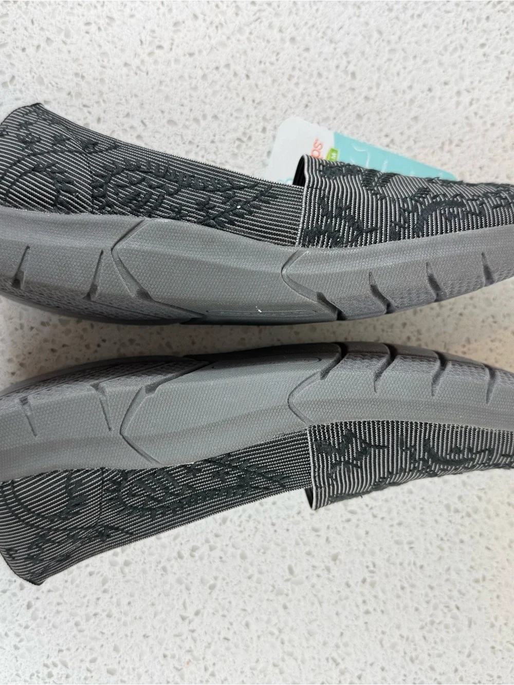 NWT Baretraps Kessie Memory Foam Slip On Comfort Flats Gray Black Womens 6M
